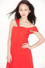 组图：刘娜萍写真曝光 清新脱俗绽放春意笑容