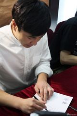 组图：开心麻花出新书 沈腾马丽艾伦等明星签售