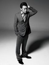 组图：吴秀波双生造型写真 正邪演绎精彩人生