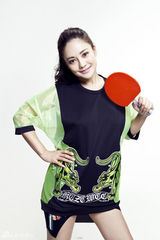 组图：樊蕊拍乒乓球写真 自信笑容清纯魅力