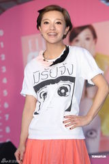 组图：郭采洁将发新专辑 否认与杨佑宁恋情