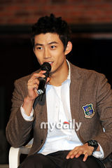 组图：KBS2TV电视剧《Dream high》公开拍摄现场