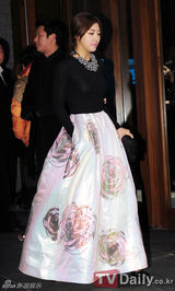 组图：f(x)韩艺瑟韩智敏等捧场品牌活动