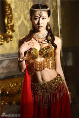 高清组图：贾青MV打造中东风情 突破尺度演亲密戏