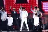 高清图：萧亚轩范玮琪五月天等亮相音乐颁奖礼