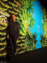 组图：周笔畅赴美参加时尚派对 现场大秀英文