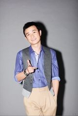 幻灯图：文章与桂纶镁 目光相接却不相爱