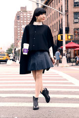 组图：吴莫愁纽约时装周简约街拍大片摩登心情