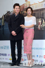 组图：金喜善新剧发布 荧屏牵手2PM玉泽演