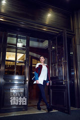 明星爱街拍：应采儿辣妈街拍 美艳依旧如夜精灵