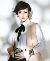 组图：孙俪烈焰红唇气场复古高贵