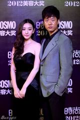 组图：凌潇肃夫妻婚后首亮相 唐一菲破怀孕传闻