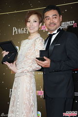 组图：郑秀文刘青云复古装扮 后台获最佳衣着奖