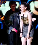 幻灯图：斯图尔特和帕丁森MTV大奖再获最佳接吻奖