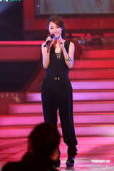 幻灯：众星出席慈善夜 容祖儿、Big4卖力演出