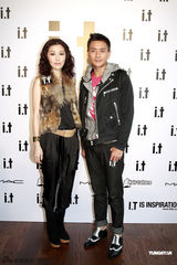 组图：黄宗泽潮人装扮亮相时装秀 自曝不敢公开感情