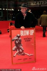 组图：影展主席现身《姐姐》首映 蕾雅长裙美艳