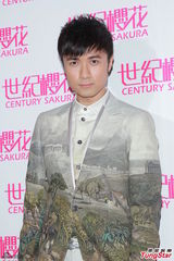 组图：刘嘉玲扬威大阪封影后 迷你裙秀长腿