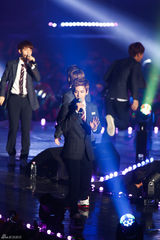 独家高清：GD胜利EXO等唱响StayG演唱会