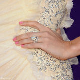 高清组图：凯莉-安德伍德裸色抹胸礼服性感亮相