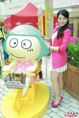 组图：苟芸慧短裙露粗腿 生日郭富城零祝福