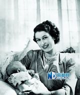 组图：英王室全家福海量旧照 21岁威廉帅气迷人