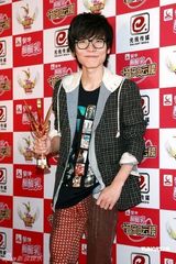 幻灯图：音乐风云榜十年盛典 星级艺人盛装出席