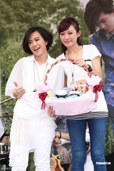 组图：张芸京新造型女人味 传与小煜暧昧粉丝心碎