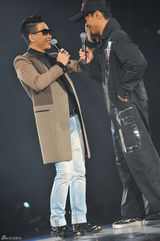 组图：刘德华高调捧场黎明个唱 苏永康友情献唱