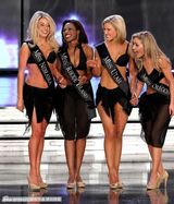 组图：2011美国小姐诞生 17岁金发少女斯坎兰夺冠