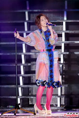 组图：伍佰花朵舞high翻 田馥甄变女神唱压轴