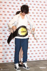 组图：张栋梁雅痞风帅气亮相 睽违两年再发专辑