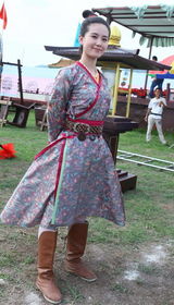 组图：《犀利仁师》热拍 吴奇隆刘诗诗“互殴”