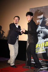 组图：李小龙胞弟出席首映 李治廷首次挑战打戏