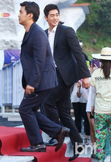 组图：具惠善等亮相堤川国际音乐电影节红毯