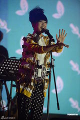 组图：糖兄妹转变风格开唱 暑假将推出新专辑