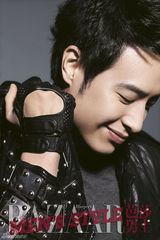 组图：潘玮柏登《芭莎男士》 出道十年容颜不老