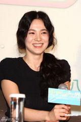 幻灯图：宋慧乔访台宣传新戏 避谈与玄彬假戏成真