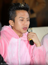 组图：《分手大师》探班 邓超首执导杨幂素颜