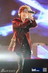 组图：韩组合T-ara等亮相国际和平生命演唱会