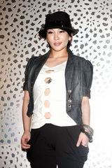 高清组图：温岚劲歌热舞 众名模齐聚一堂