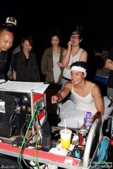 组图：吴彦祖扮肌肉小天鹅 自毁形象穿芭蕾裙