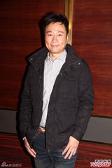 组图：黎耀祥微笑否认摆阵克林峰说