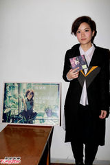 组图：卢凯彤透露何韵诗心情靓 与黄耀明父女相称