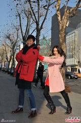 组图：钟嘉欣为戏玩魔术 险勒死延政勋助手