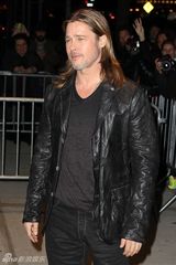 组图：皮特一身黑衣酷帅亮相《温柔杀戮》首映