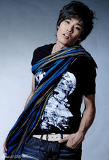 幻灯图：歌手楚博仁百变写真阳光帅气