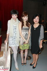 组图：亚姐面试水平参差 评委罗霖要求三高