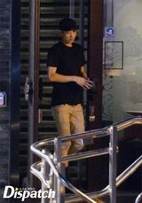 组图：Kara具荷拉与男模李秀赫被拍传恋情