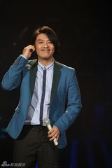 组图：阿杜自曝曾患抑郁症 感谢女友容忍坏脾气